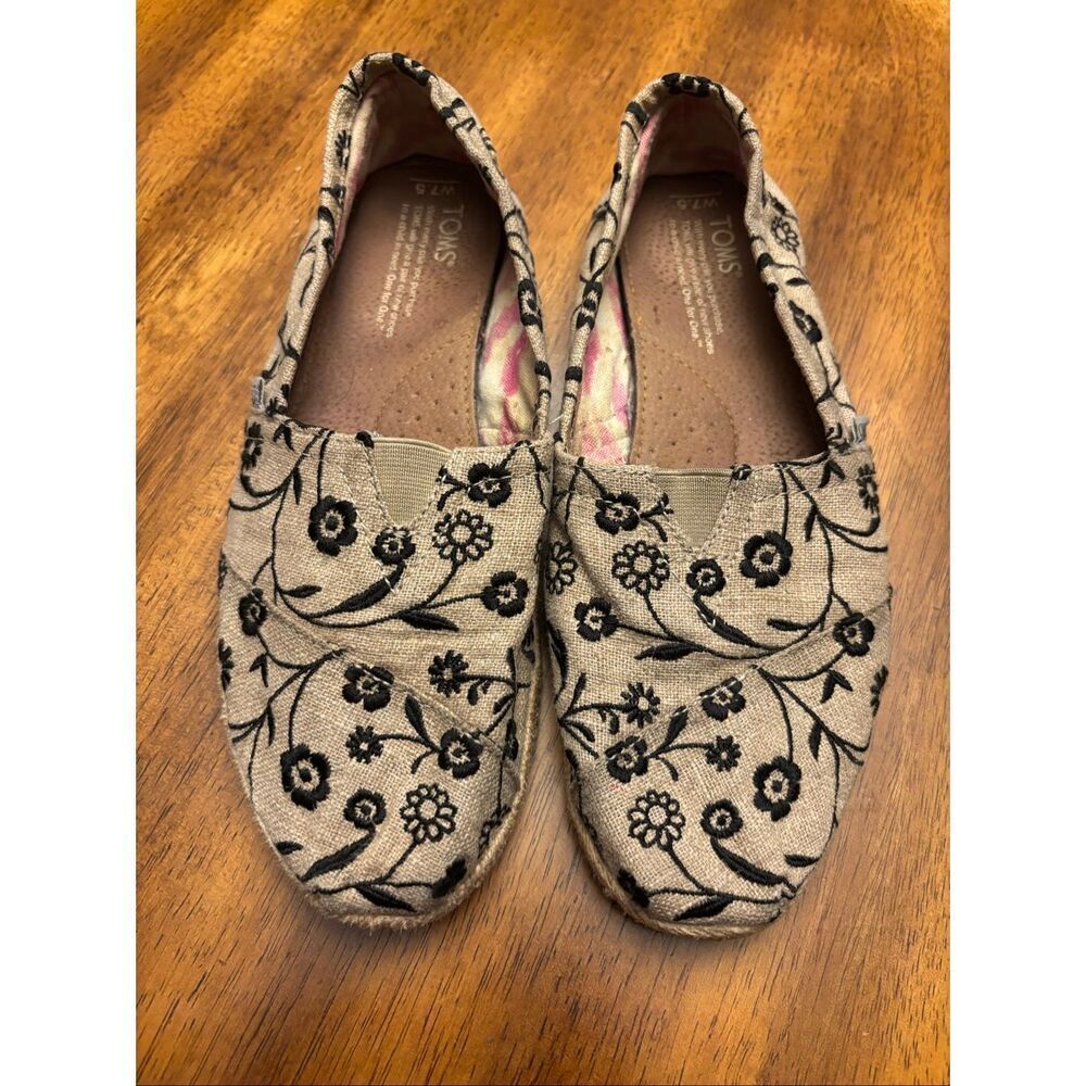 Embroidered Toms